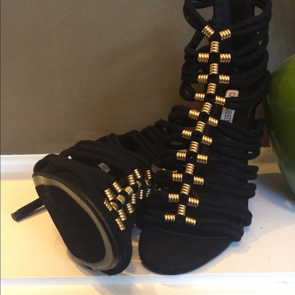 Elnora - Picture 5 of 10